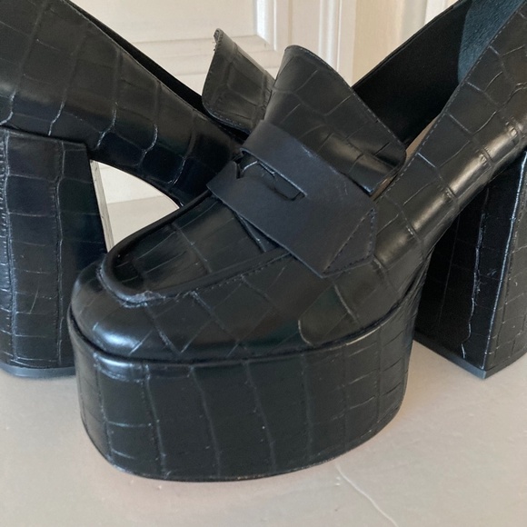 NWOT Schutz Free People Viola Black Leather Crocodile Print Platforms Sz 10 - Picture 2 of 9
